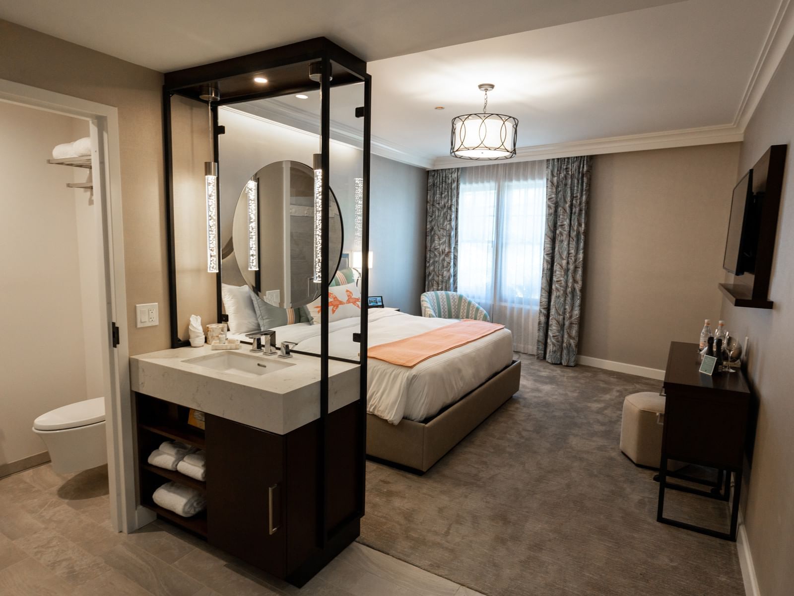 Avalon King | Hotel Atwater