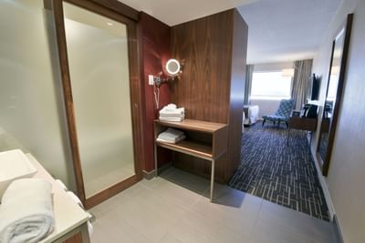 Guest bathroom.