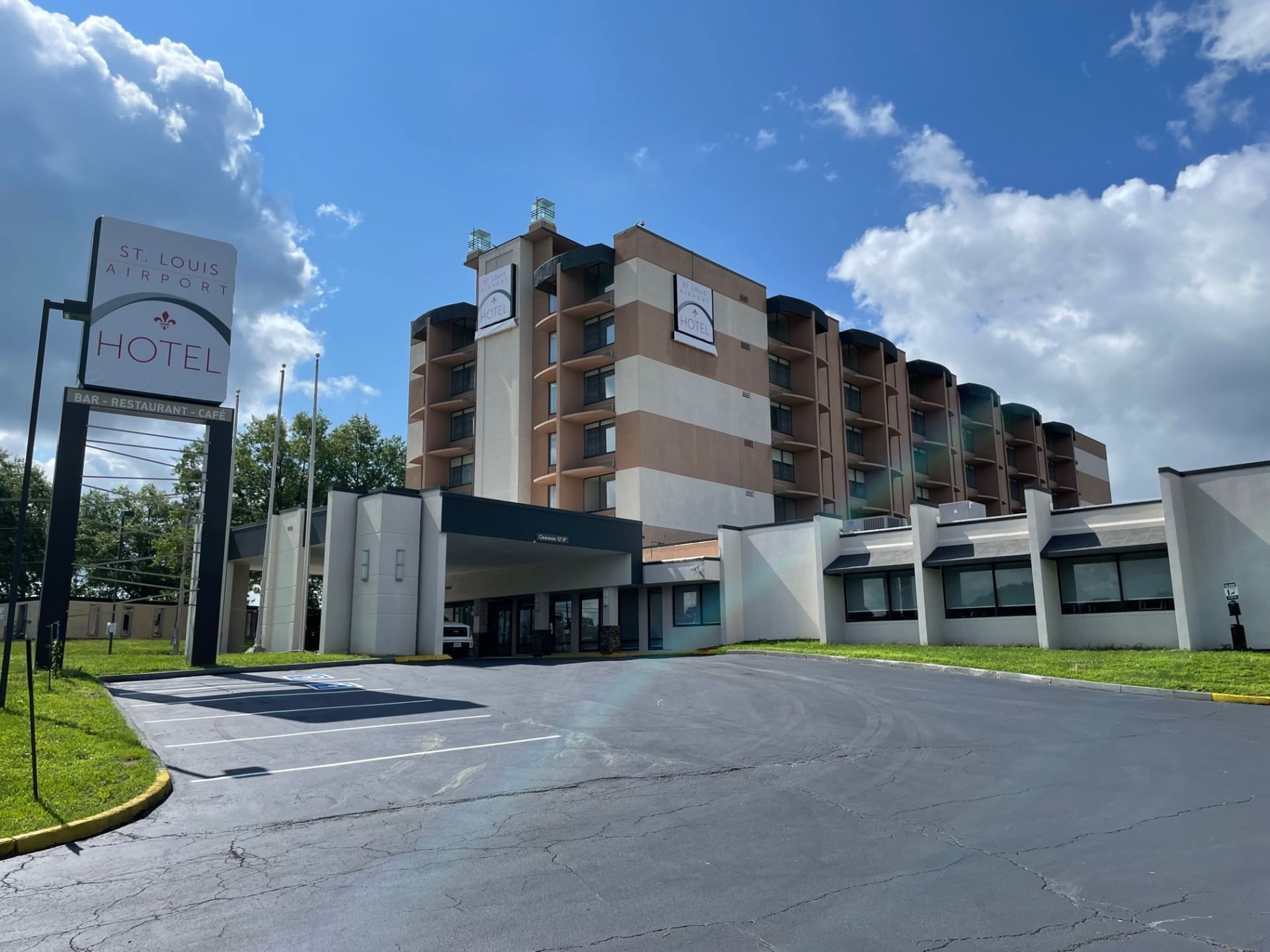 Hotels Near Lambert Airport With Park And Fly www.saintlouisah.com