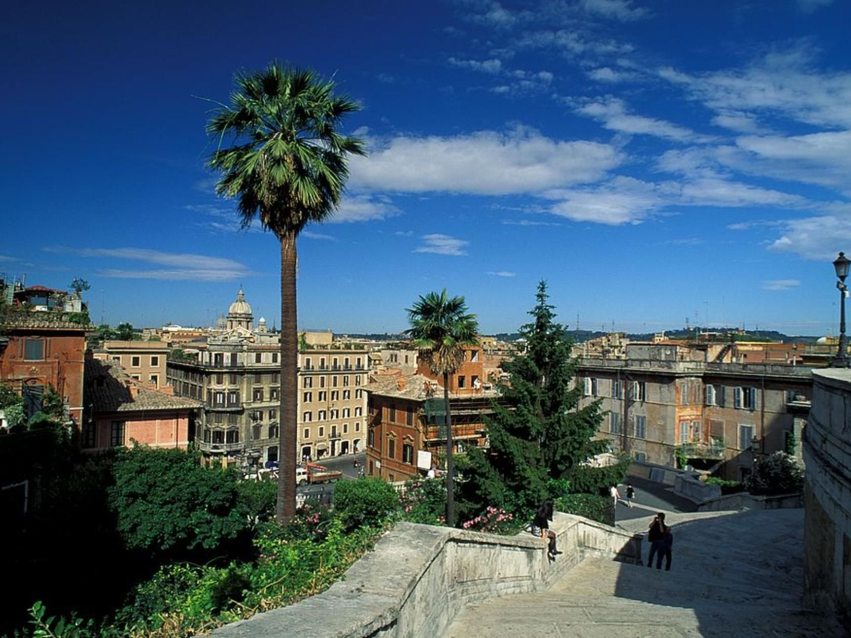 Distance view of the city Piazza di Spagna & surroundings near Margutta 19