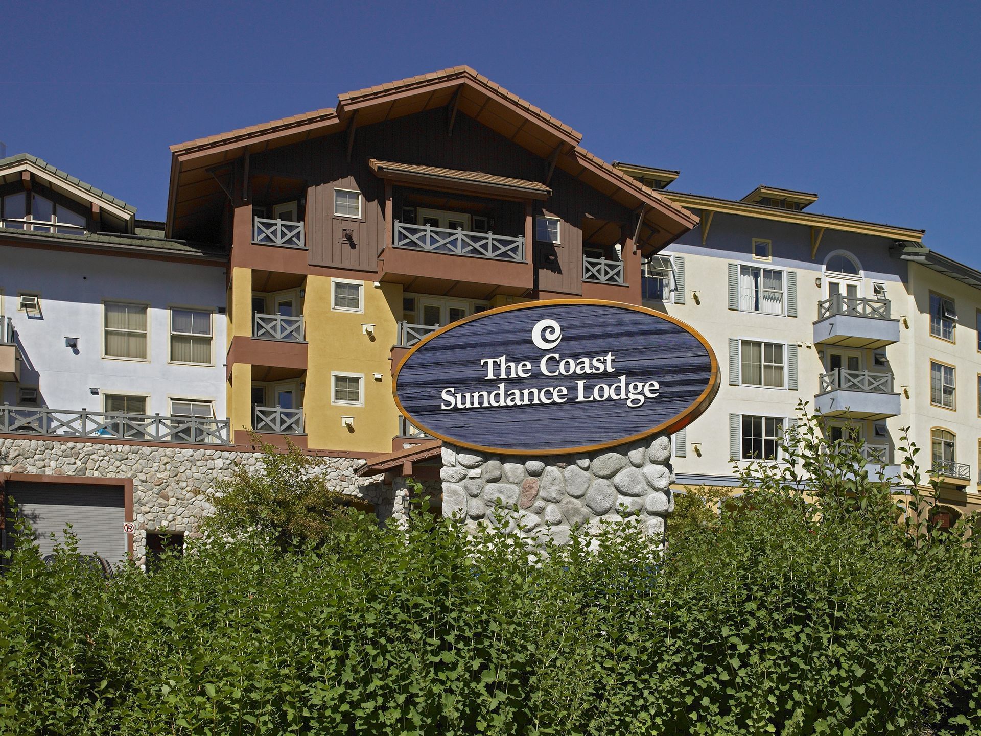 Coast Sundance Lodge - Exterior Summer