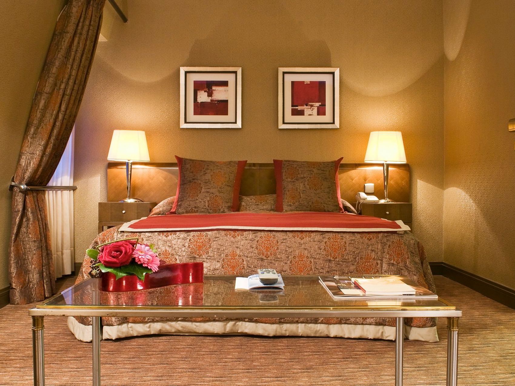 Premium Deluxe Bedroom at Brussels Warwick Hotels
