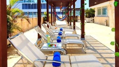 terraza de hotel con jacuzzi cartagena