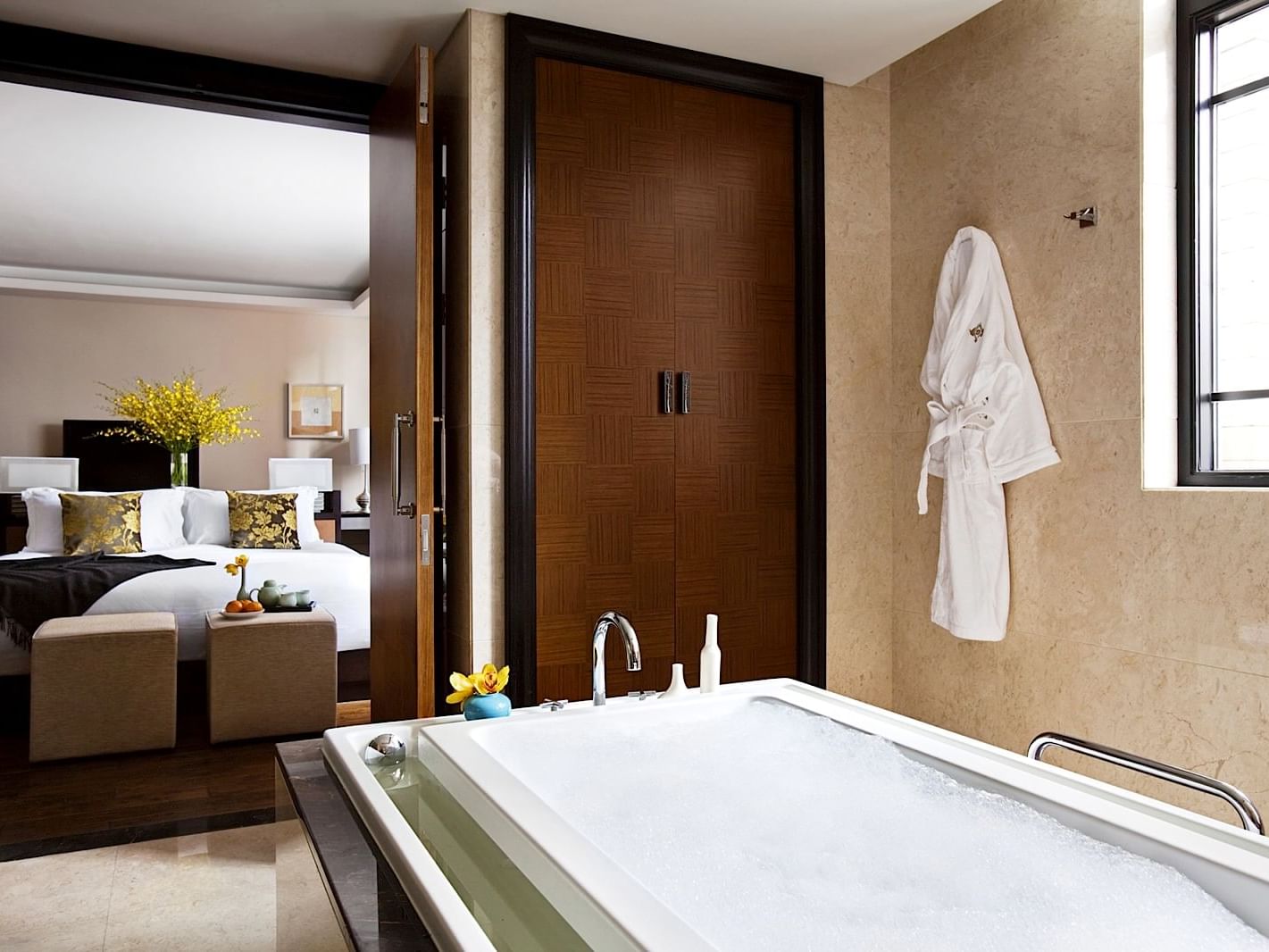 Full bathroom in Residence Suite at Yangtze Boutique Hotel