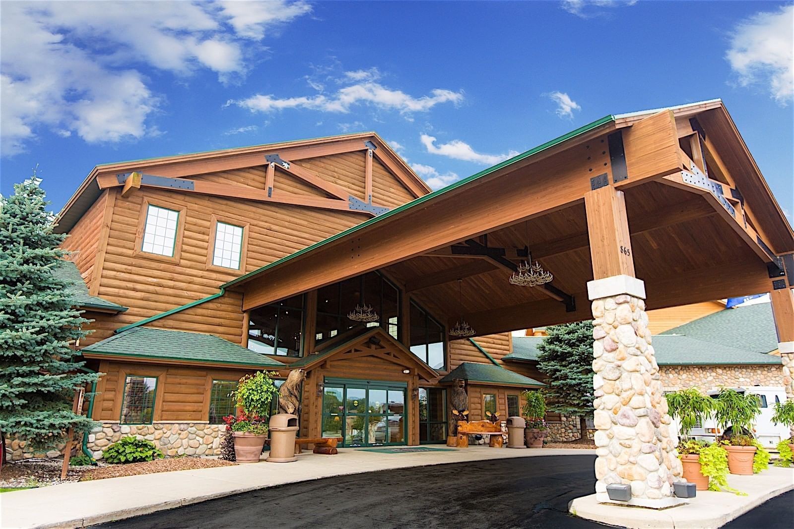 Green Bay Waterpark Resort | Contact | Tundra Lodge Resort