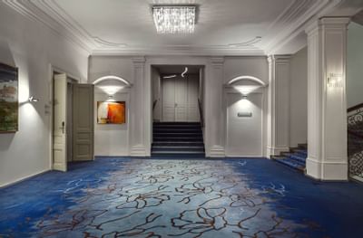 Foyer at Hotel KINGS COURT in Prague