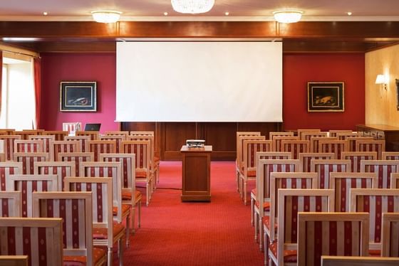 Chair arrangements in a Meeting Room at Imlauer Schloss Hotel