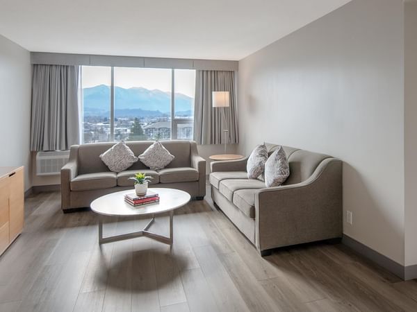 Elegant Coast Suite King with Pond View at Coast Chilliwack Hotel by APA.