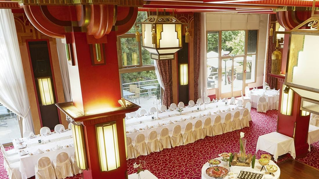 Salon Léman vu de la mezzanine.