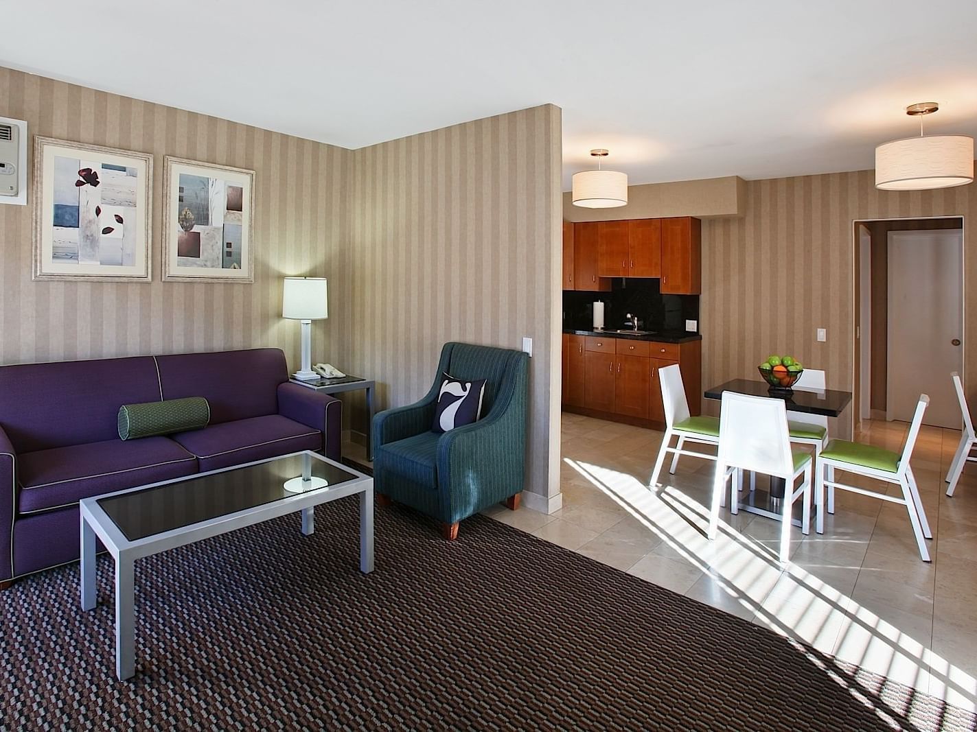 Living area of Parlor Suites at 7 Springs Inn & Suites