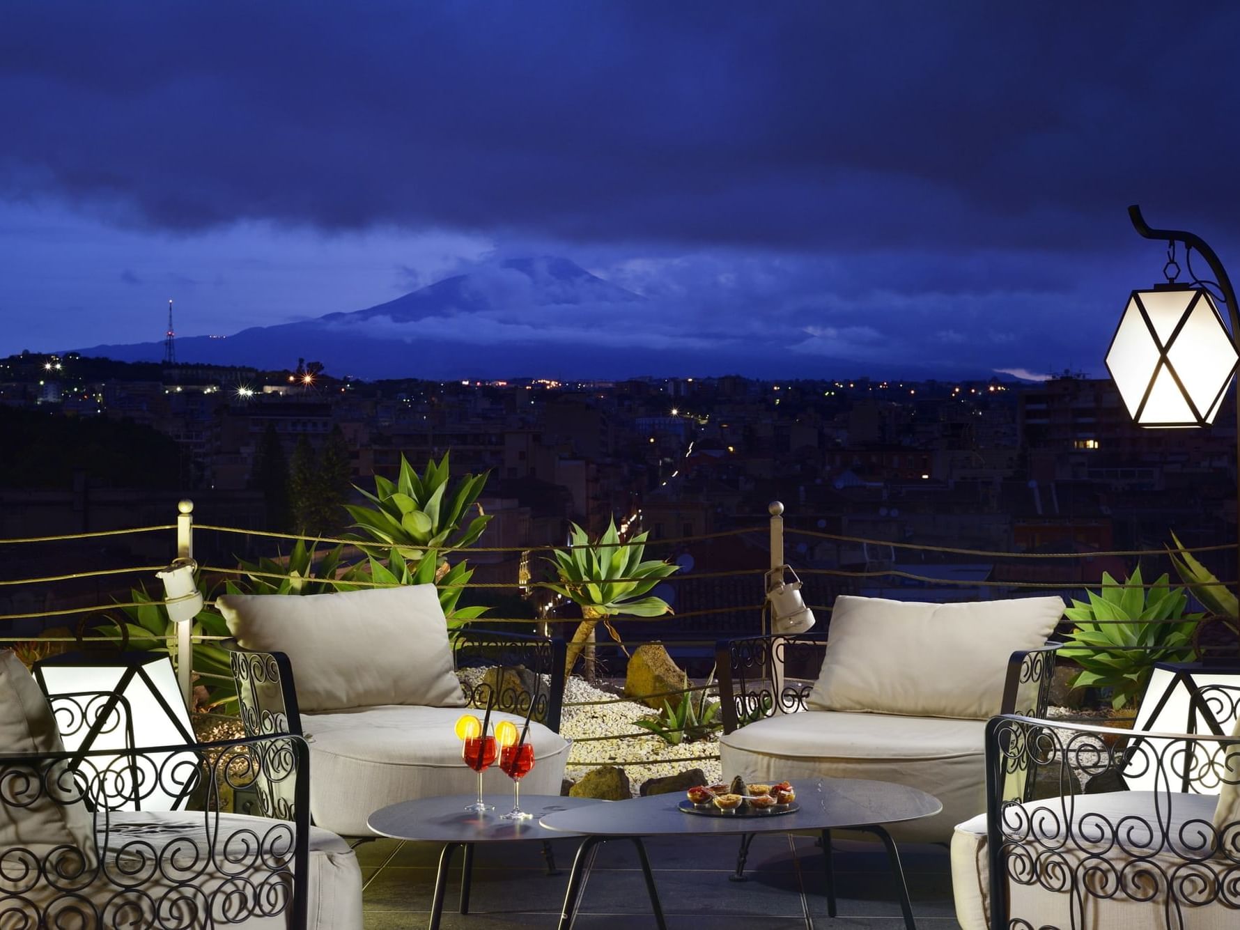 Aperitivo e cena a Catania - Ristorante con terrazza - Etnea Roof Bar & Restaurant by 