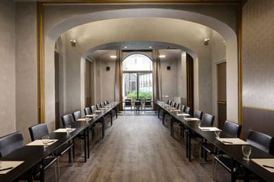 Front view of the meeting room at Grand Hotel Minerva