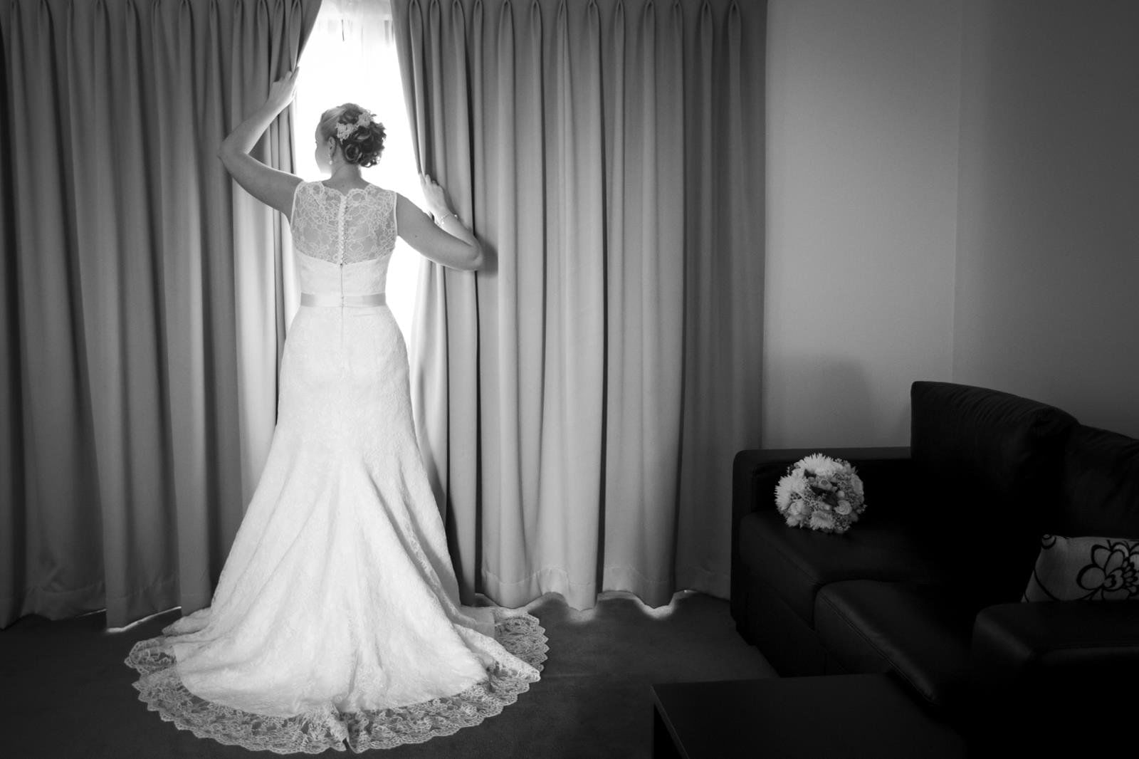 Beautiful bride at Mercure Hotel Townsville 