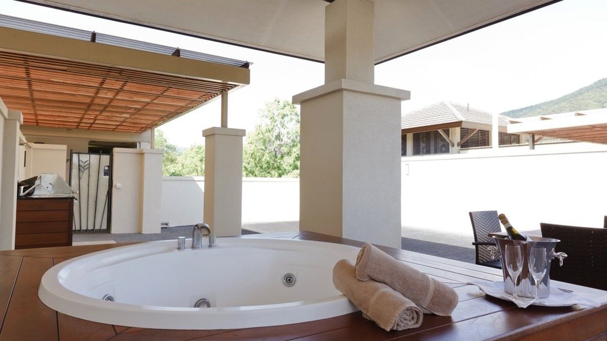 Exterior view of rooms at Pullman Palm Cove Sea Temple Resort & Spa