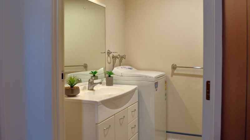 Private Bathroom / Laundry