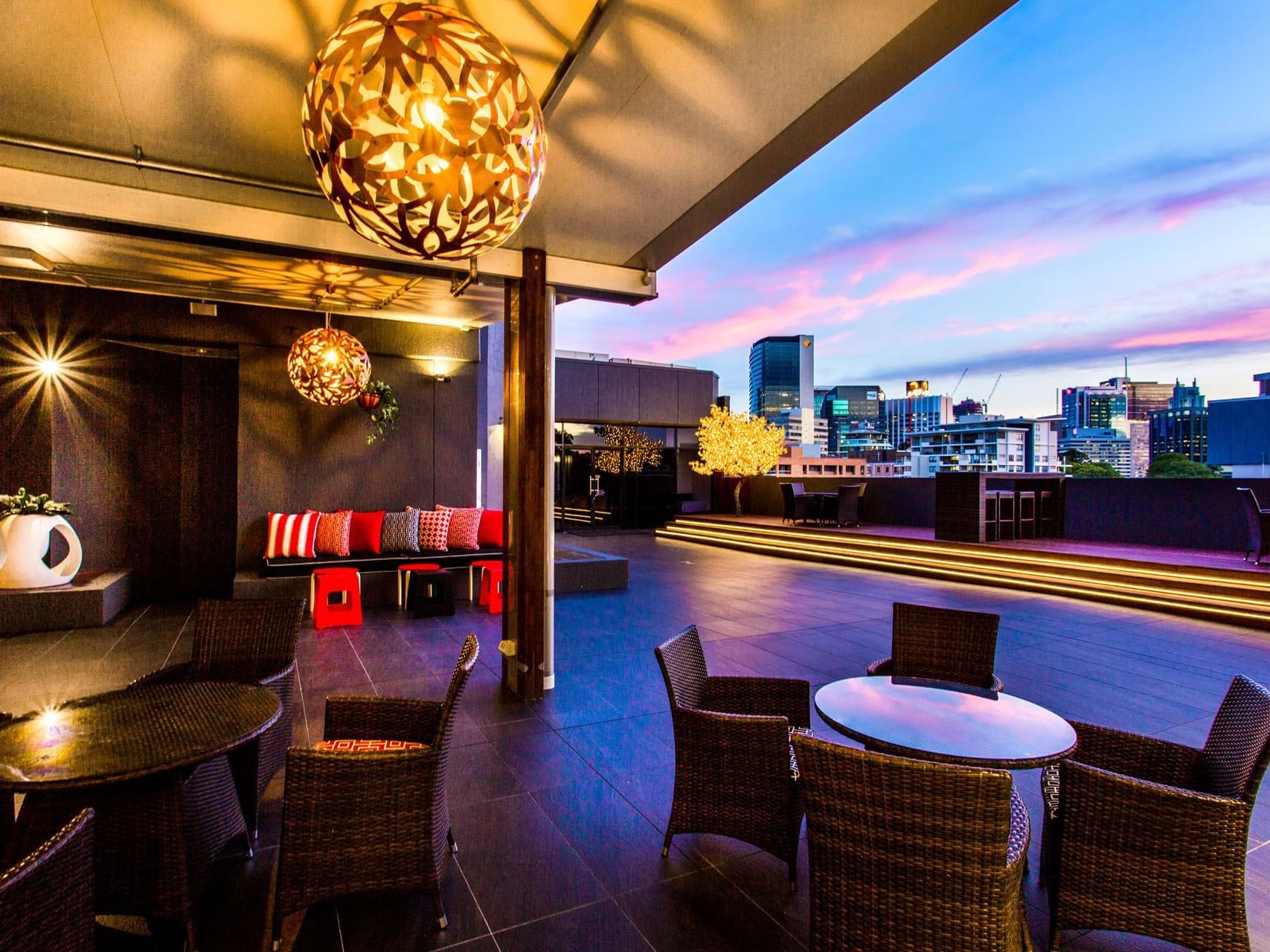 Dining area in Frescos Courtyard at Grand Chancellor Brisbane
