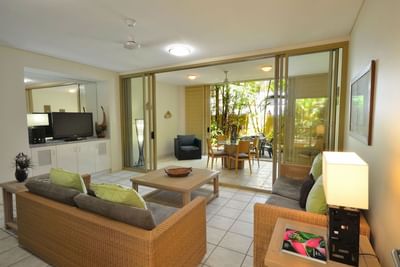 Lounge in One Bedroom Superior Apartment, Silkari Reflections