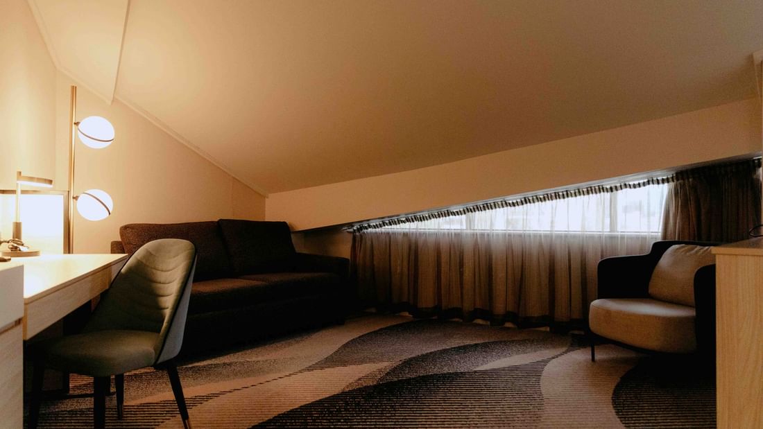 Executive King Suite Living Room 