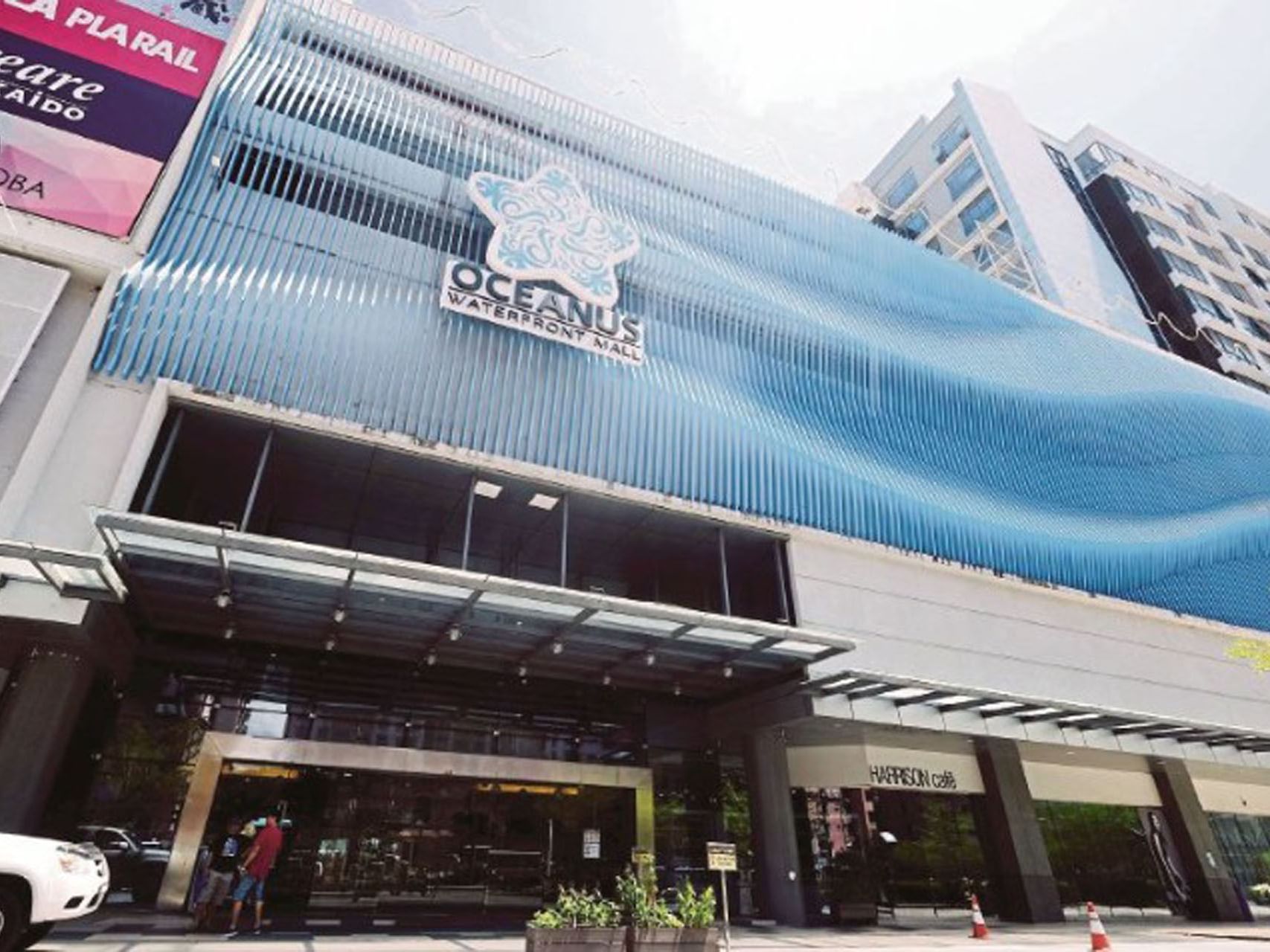 Entryway to Oceanus Waterfront Mall near Cititel Express Kota Kinabalu