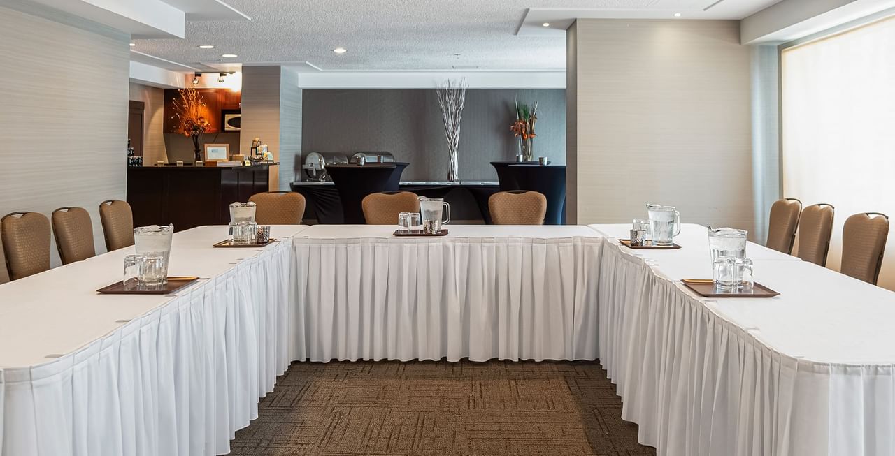 Coast Edmonton Plaza Hotel by APA Meeting Room