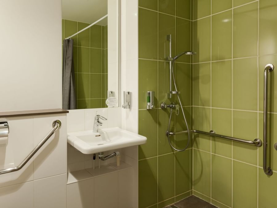 Bathroom in L'Haut' Aile at The Originals Hotel
