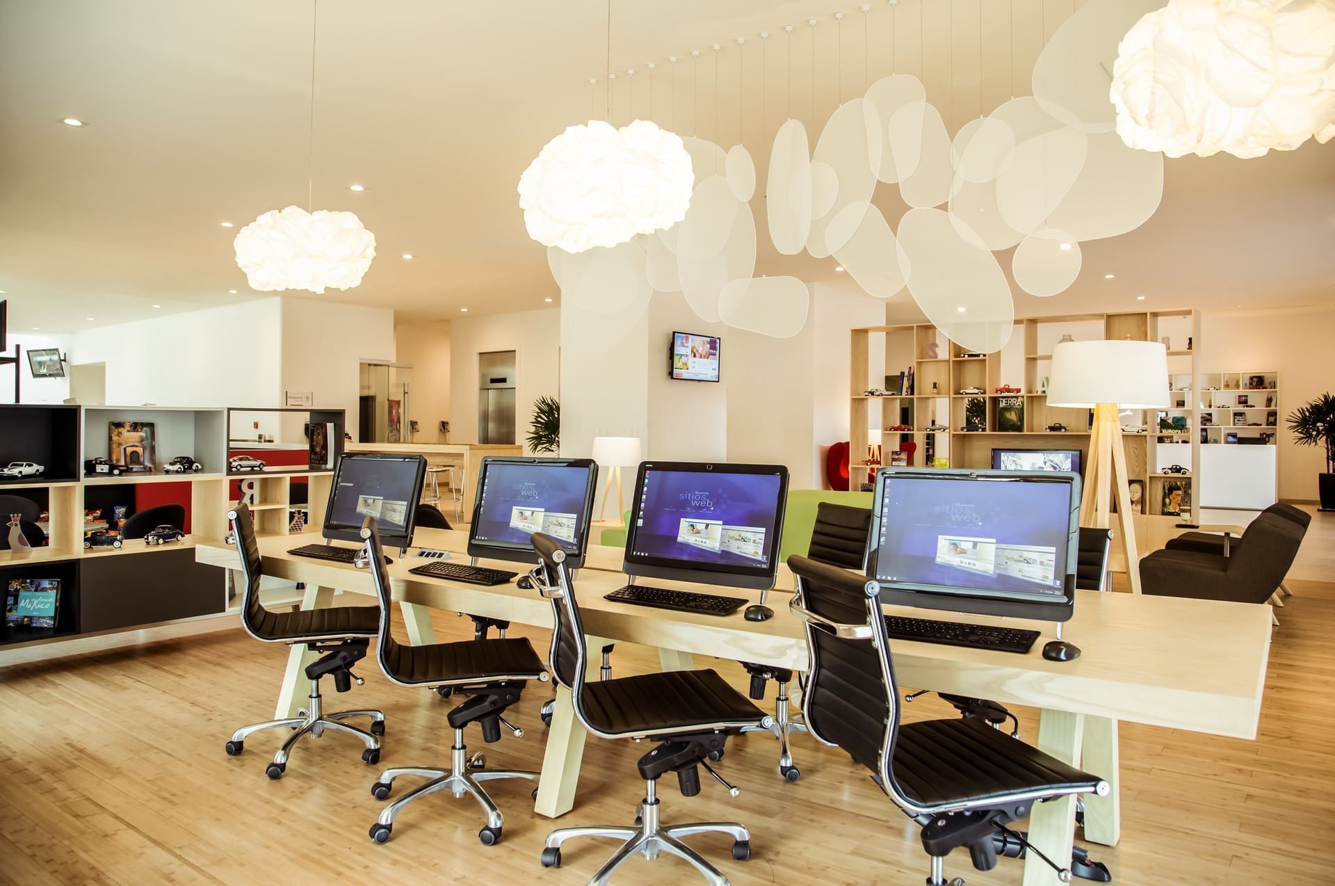 TRABAJA CON COMODIDAD