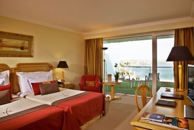 Suit with double beds at Hotel Cascais Miragem