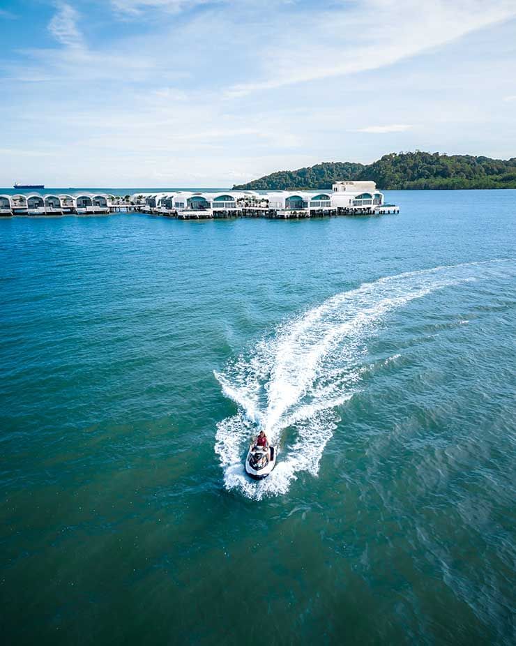 Enjoy the sea view when you are cruising through the Straits of Malacca - Lexis Hibiscus PD