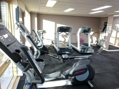 Exercise machines in Gymnasium, Nesuto Canberra Apartment Hotel