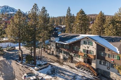 Aerial view of the hotel & vehicle parking at Alpenhof Lodge