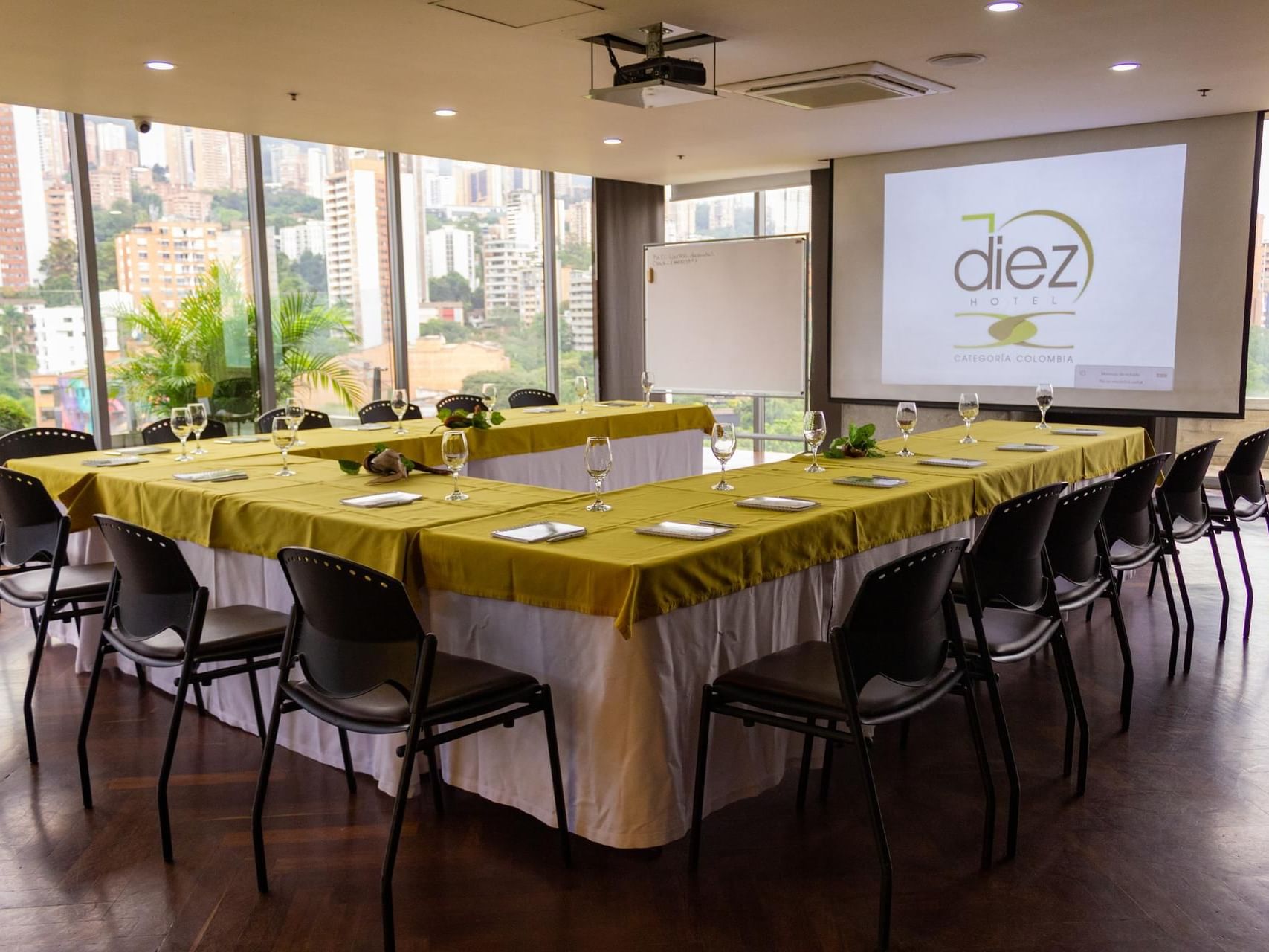 U-shape dining set-up in Caribe at Diez Hotel Categoría