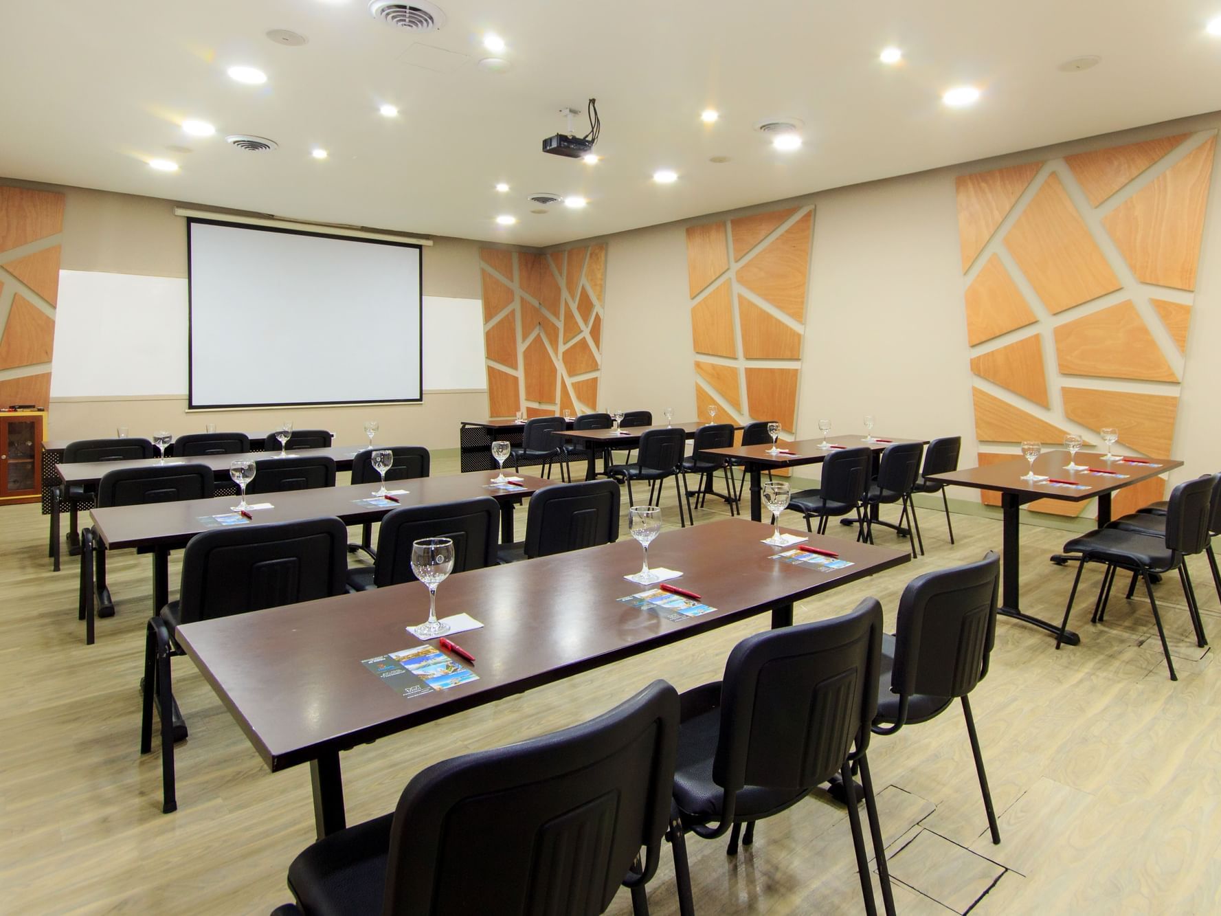 Classroom table set-up in Nogal at Hotel Factory Green