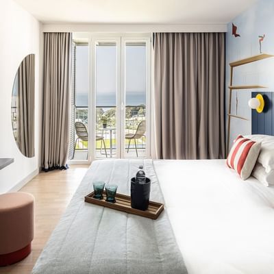 Udobna soba s pogledom na more na Falkensteiner Family Hotel Diadora u Petrčane/Zadar.