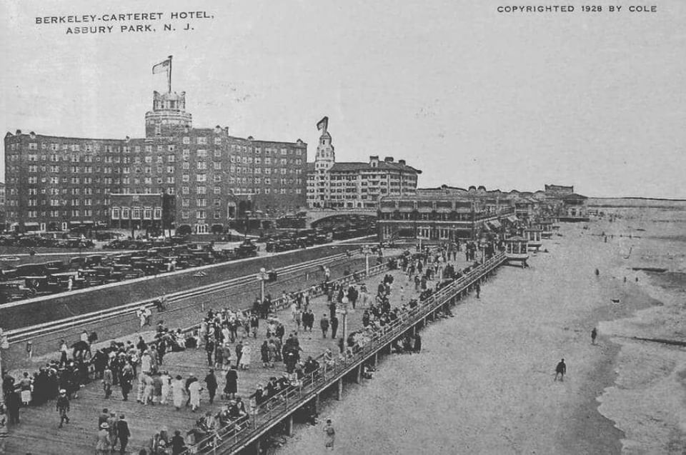 Berkeley Carteret Vintage Postcard