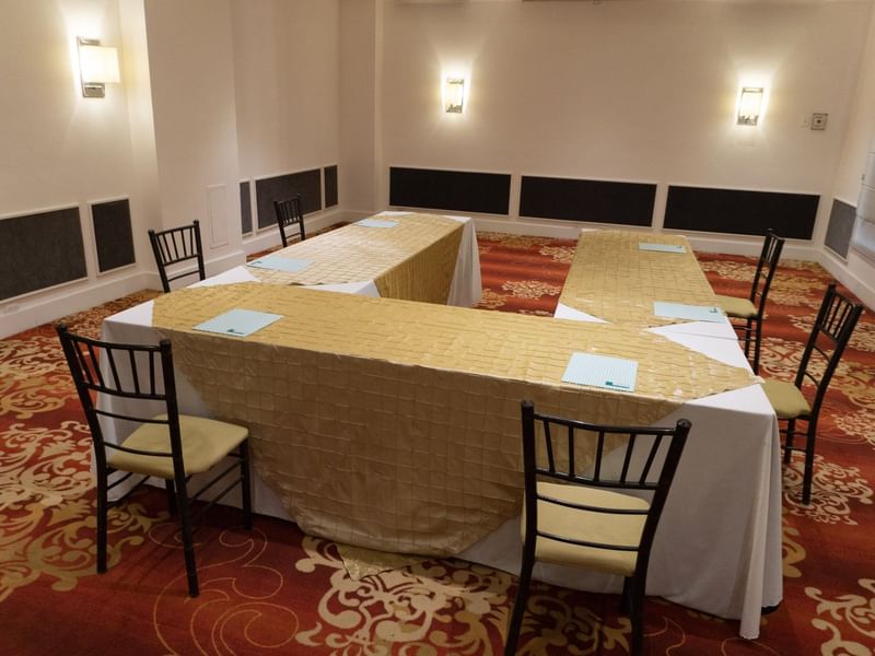 Close-up of u-shape event table set-up at Gamma Hotels