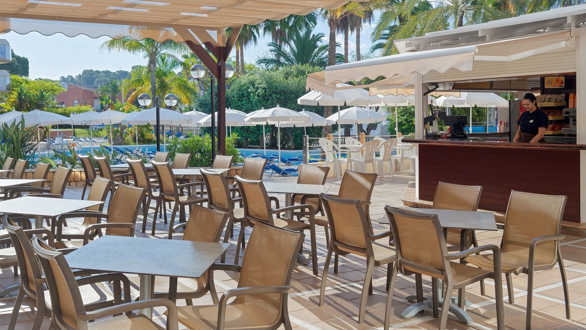 Pool bar at Ponient Dorada Palace