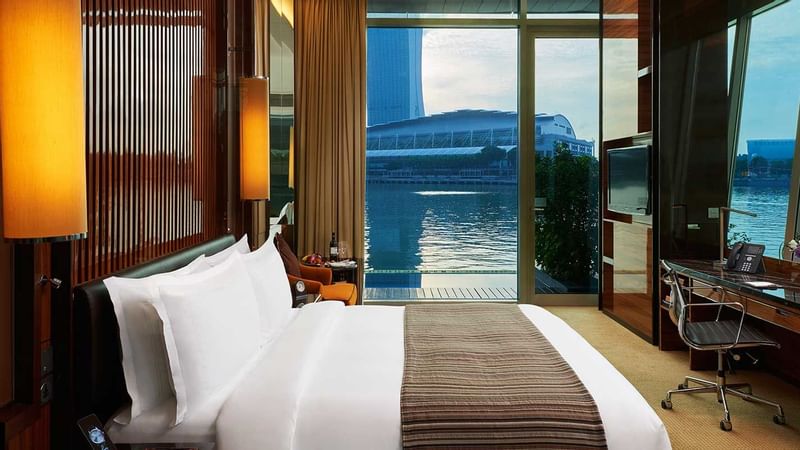 Premier Bay View Room with Jacuzzi at Fullerton Group