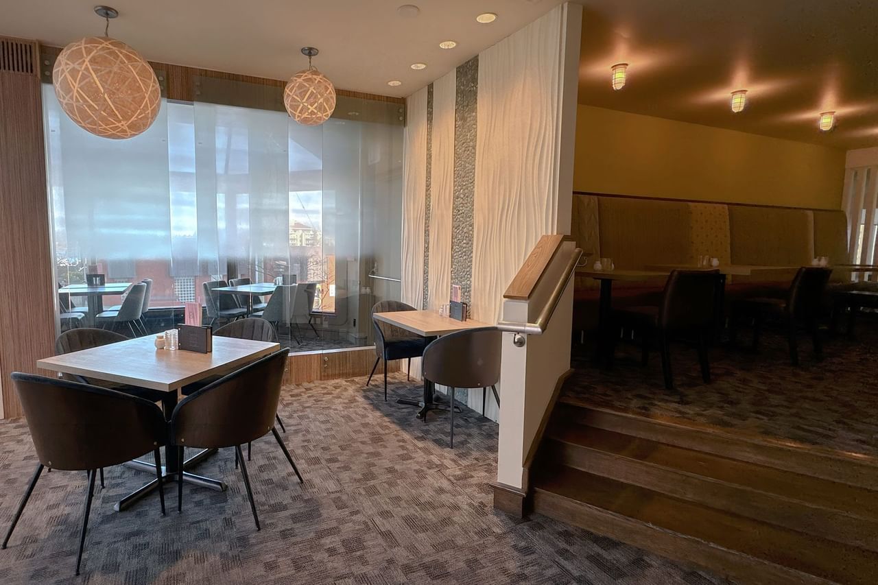 Minnoz Restaurant Interior