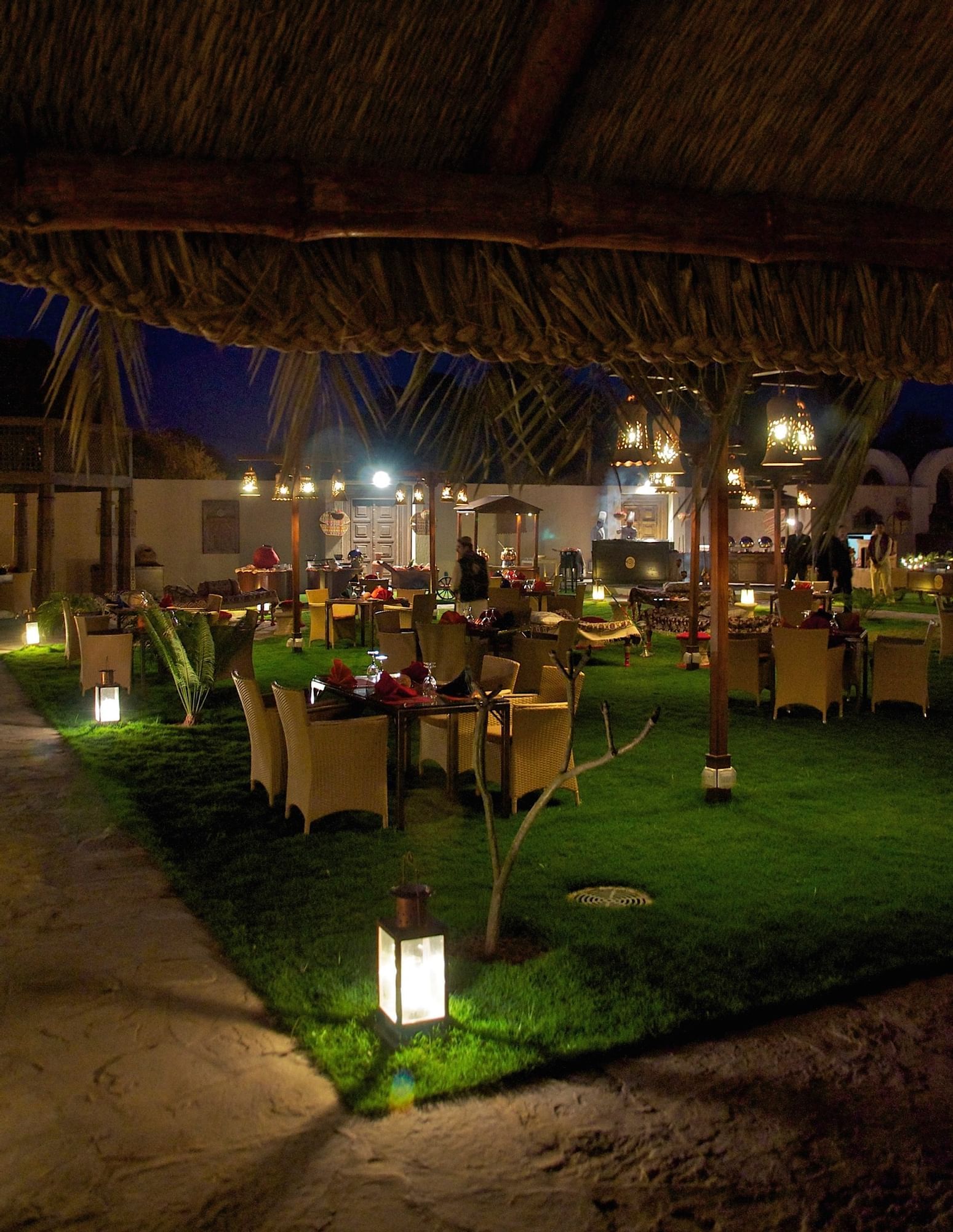 Outdoor dining area at Baradari in Islamabad Serena Hotel