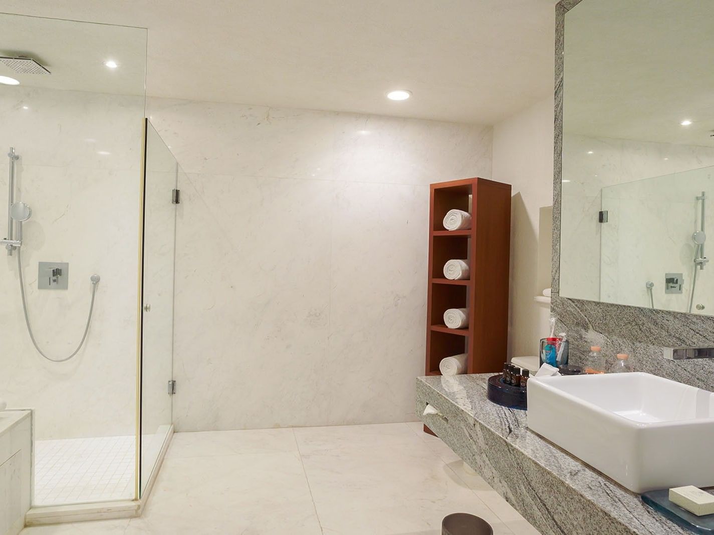 BANÌO MASTER SUITE 2