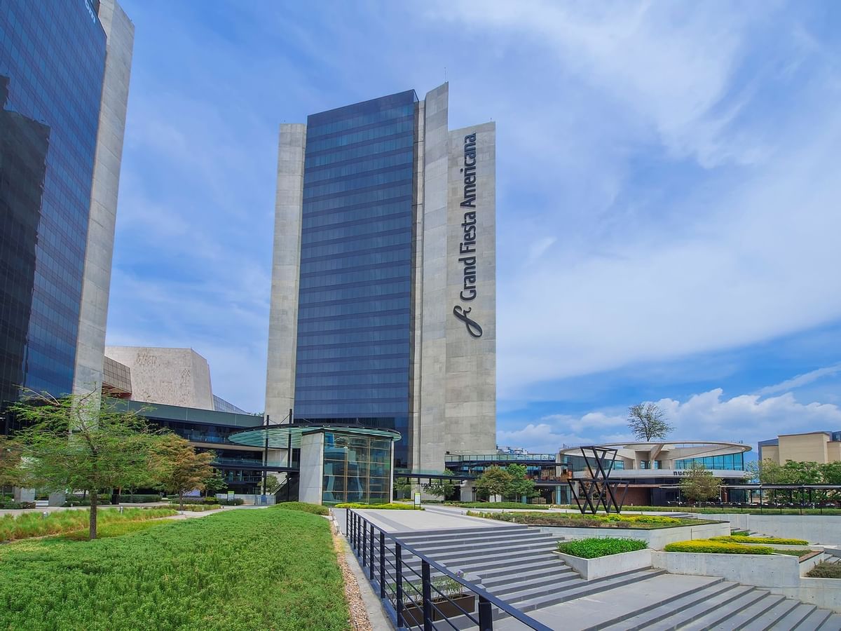 Grand Fiesta Americana Monterrey Valle exterior, La Colección