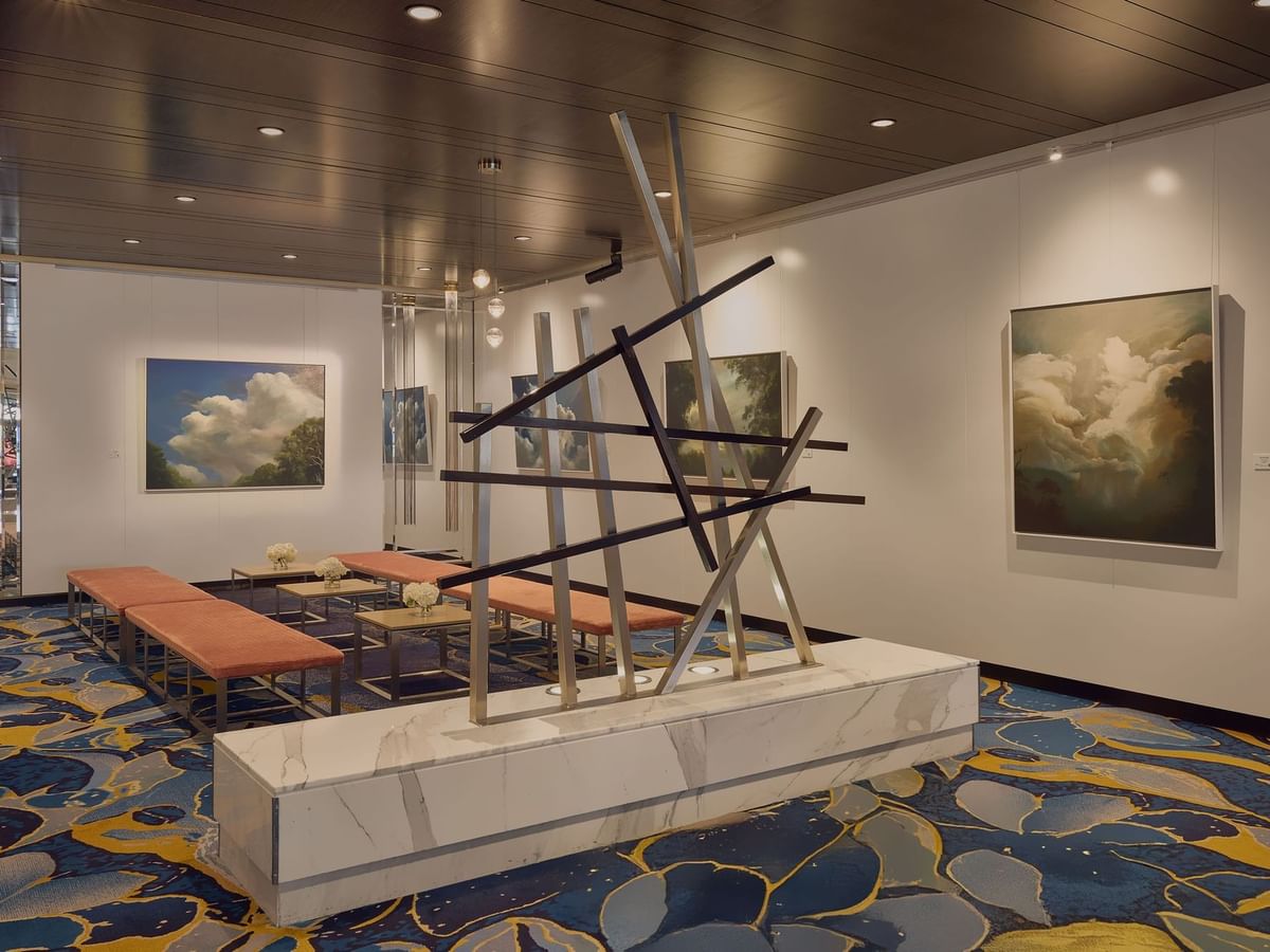 Exterior & Lobby