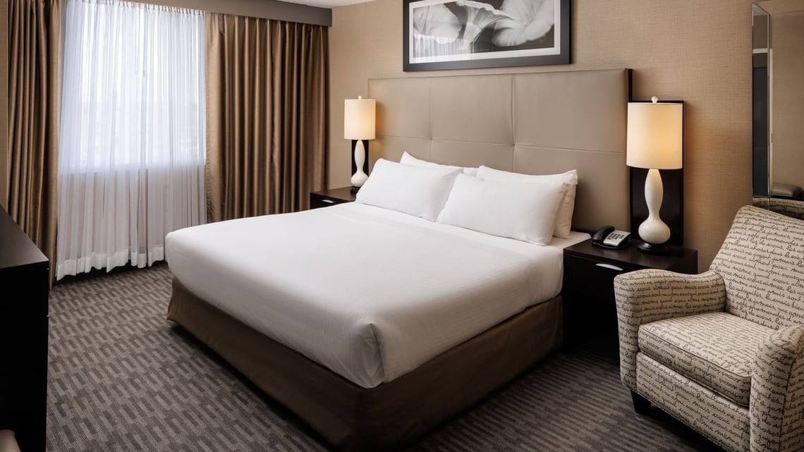 Premium Floor Executive King Suite with Demi Kitchen Pomeroy Hotel