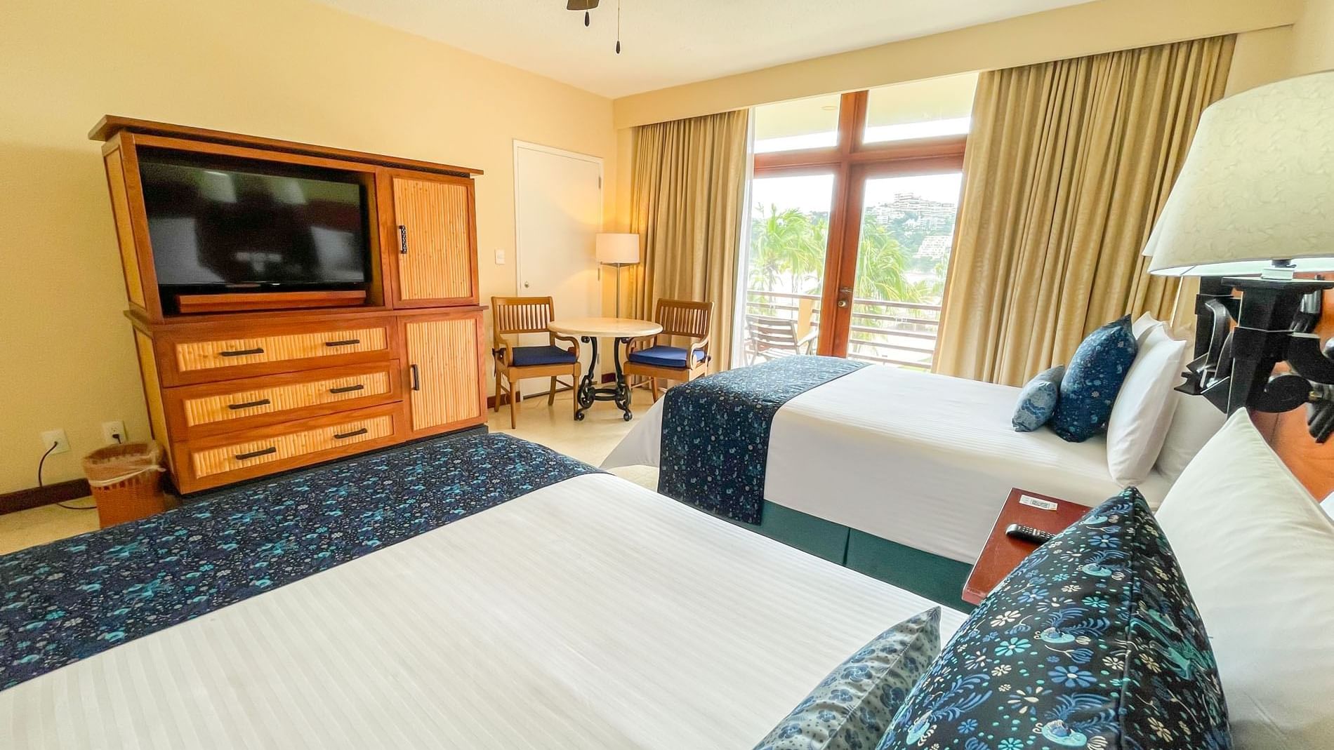 Twin double beds, Superior Double Ocean View at Mundo Imperial