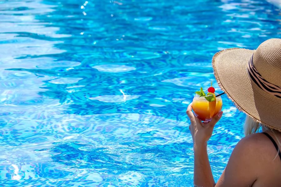 Pool bar