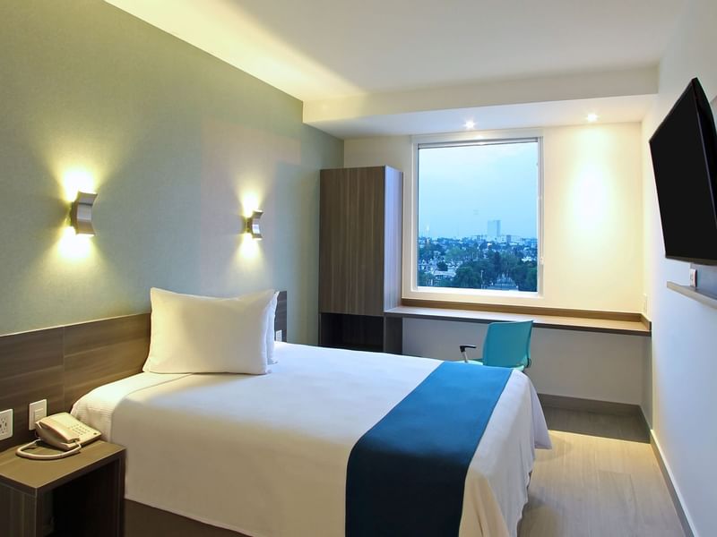 Cama individual en Habitación Accesible con vista a la ciudad, One Hotels