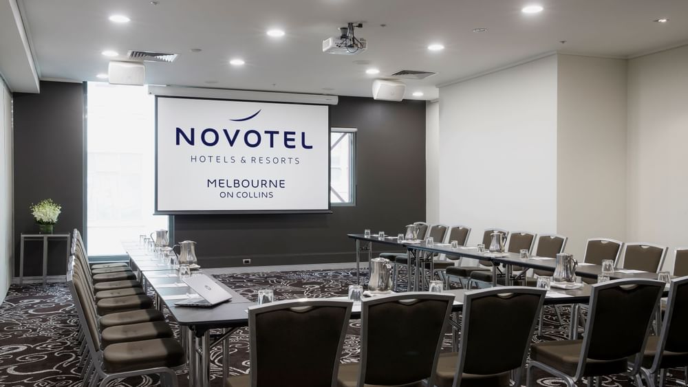 U-shaped table setup for a meeting at Novotel Melbourn