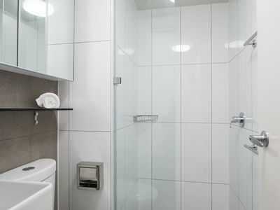 Darwin 2 Bed_Bathroom