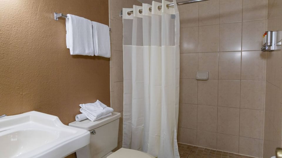 Guest Bath of Two Bedroom suite at Legacy Vacation Resorts