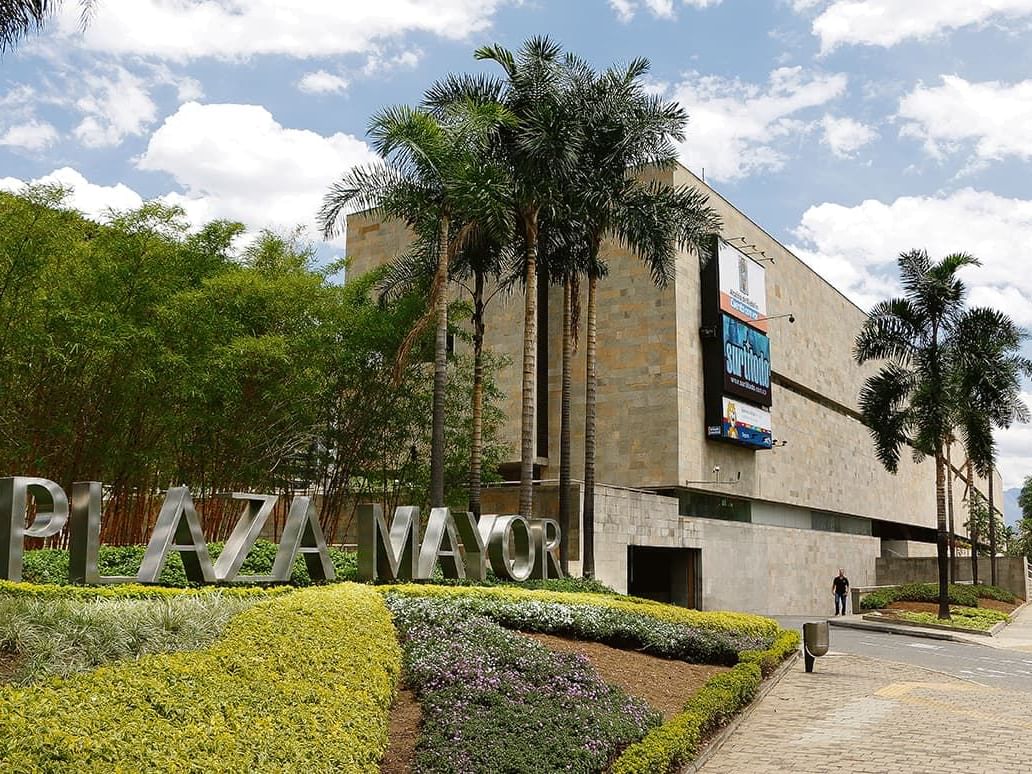 Entrance view of Plaza Mayor event center, Diez Hotel Categoría